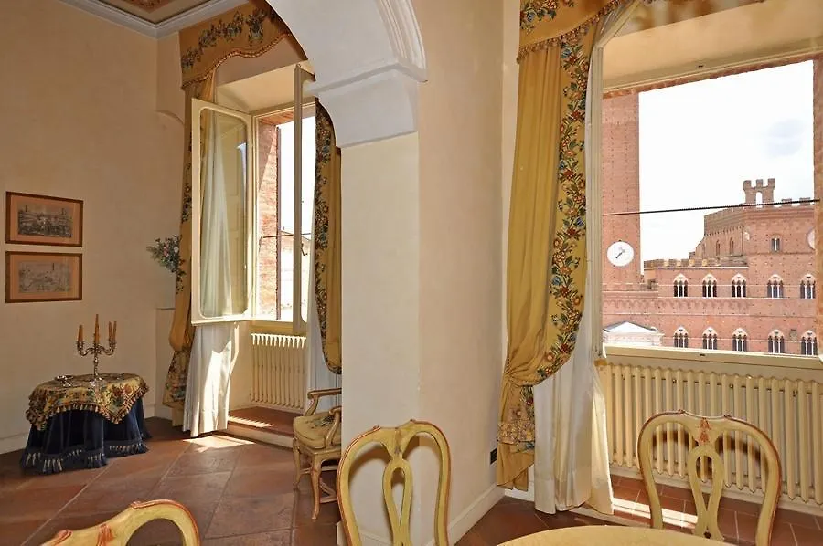 Piazza Del Campo Apartment Siena Italy